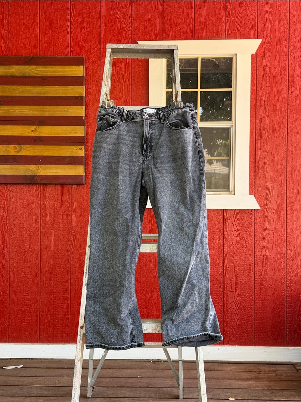 Abercrombie & Fitch Curve Love Jeans in Washed Gray - Picture 2 of 3